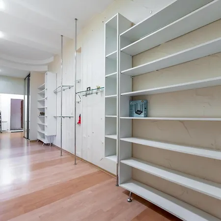 Апартаменти Evropeiska Street *